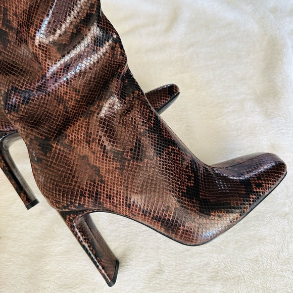 Zara | Gorgeous Leather Animal Print Boots - Picture 2 of 15